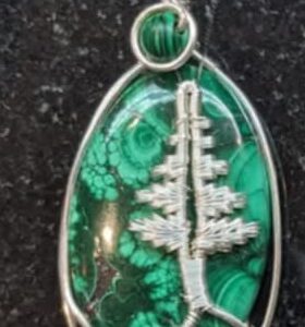 Wire-wrapped Christmas tree malachite pendant